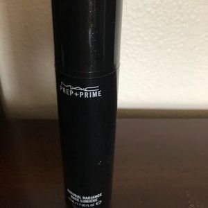 Natural radiance base lumier (primer) radiant pink